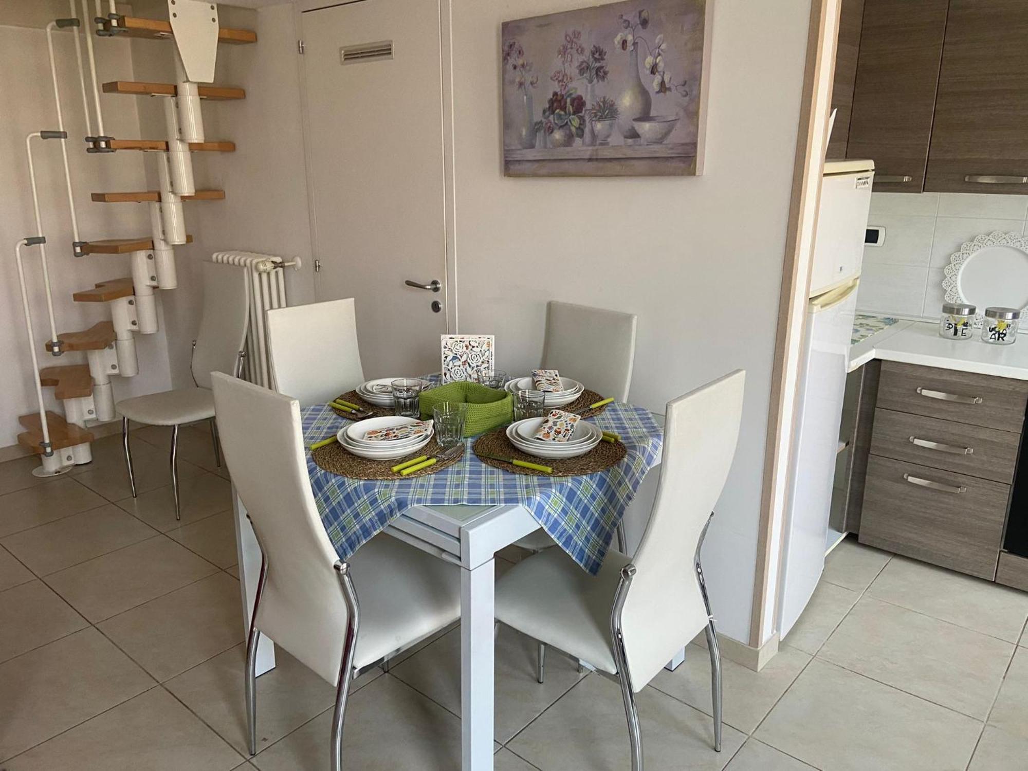 Pm 13A Via Tenente Devenuto Guest House Джовинаццо Экстерьер фото
